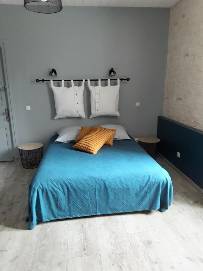 La Tourterelle Apartment Thaims Luaran gambar